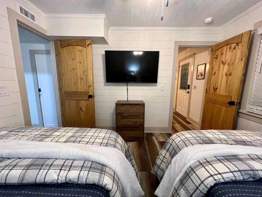 Riverside Relaxer W/Hot Tub+Fire Pit +Wifi & View Franklin Esterno foto