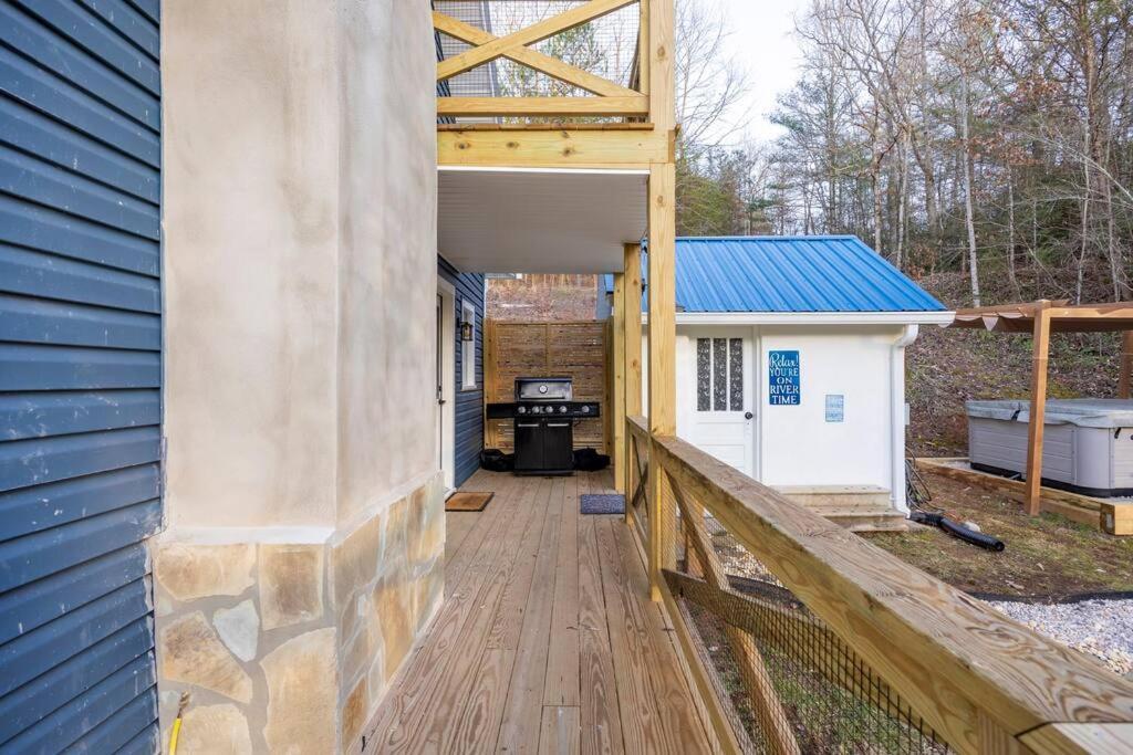 Riverside Relaxer W/Hot Tub+Fire Pit +Wifi & View Franklin Esterno foto