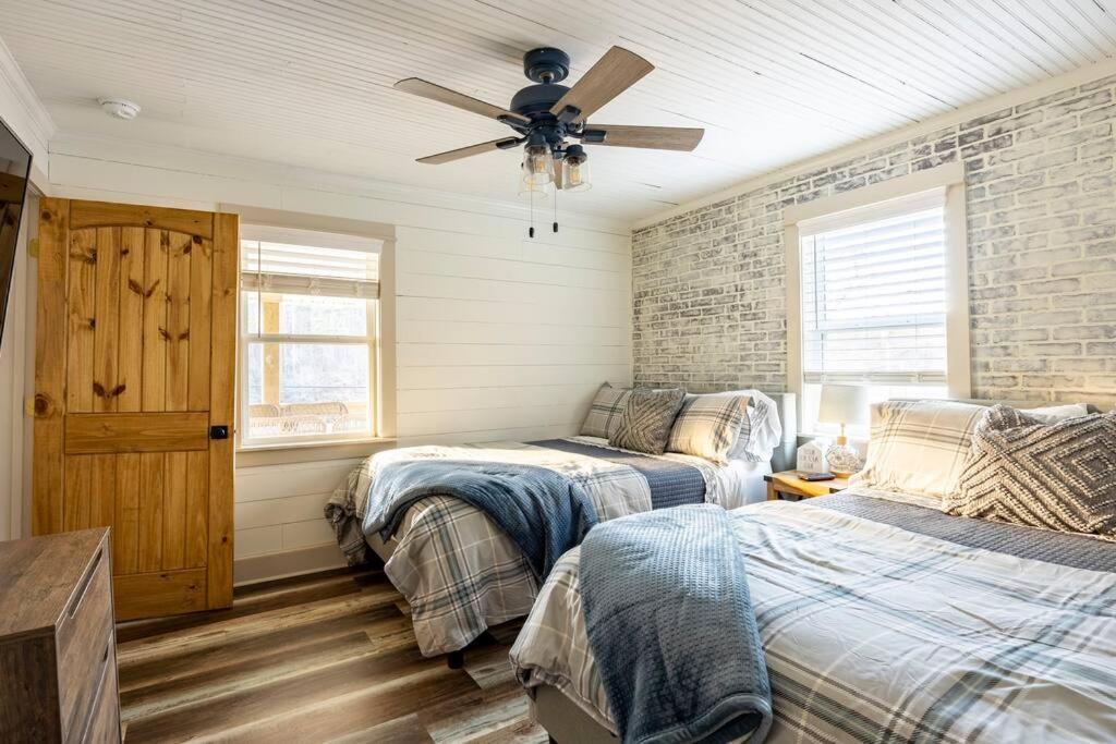 Riverside Relaxer W/Hot Tub+Fire Pit +Wifi & View Franklin Esterno foto