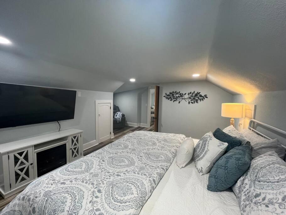 Riverside Relaxer W/Hot Tub+Fire Pit +Wifi & View Franklin Esterno foto