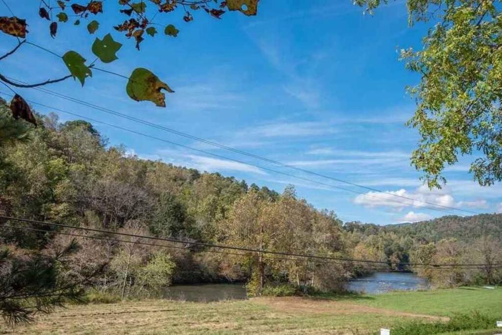 Riverside Relaxer W/Hot Tub+Fire Pit +Wifi & View Franklin Esterno foto