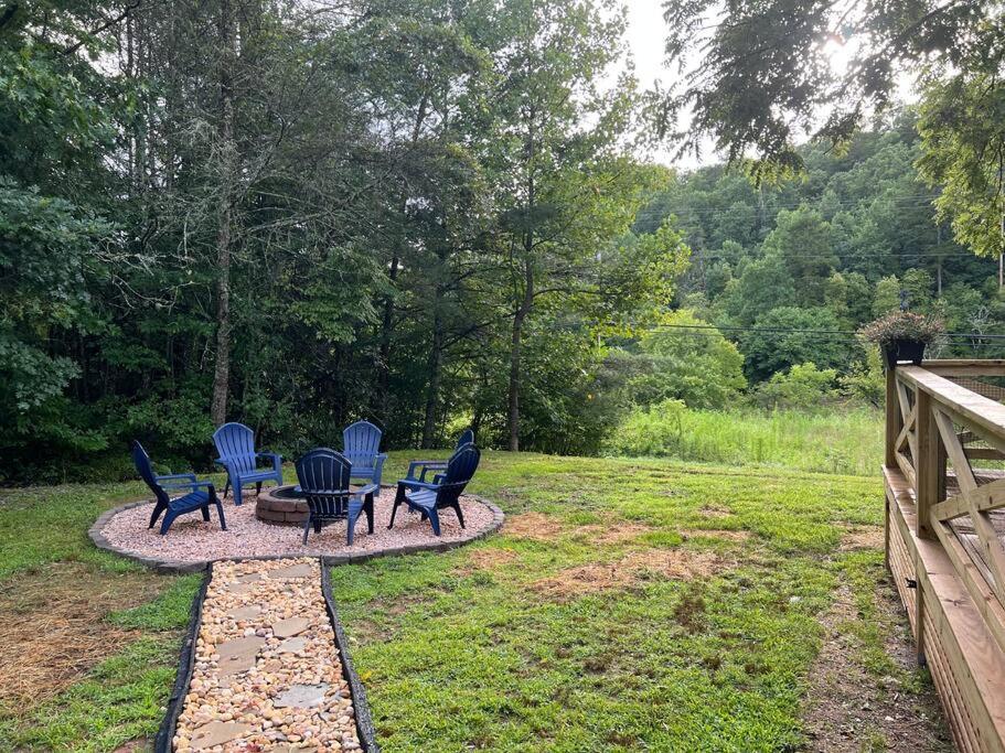 Riverside Relaxer W/Hot Tub+Fire Pit +Wifi & View Franklin Esterno foto
